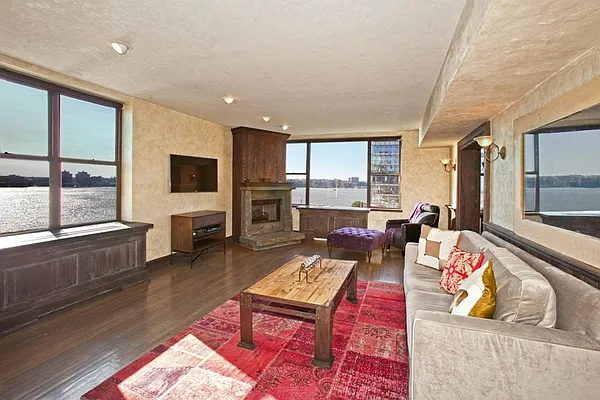 Sold by Corcoran | media 1