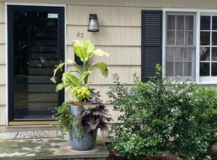 63 Oak St, New Canaan, CT 06840