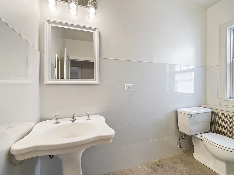721 Foster St #1W — Photo 23
