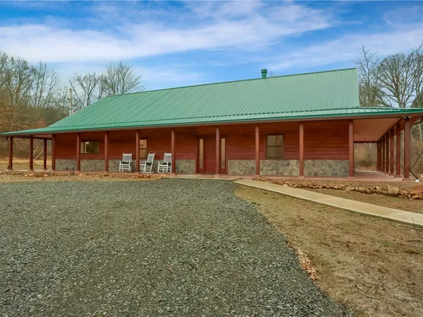 3778 Frew Mill Rd, New Castle, PA 16101