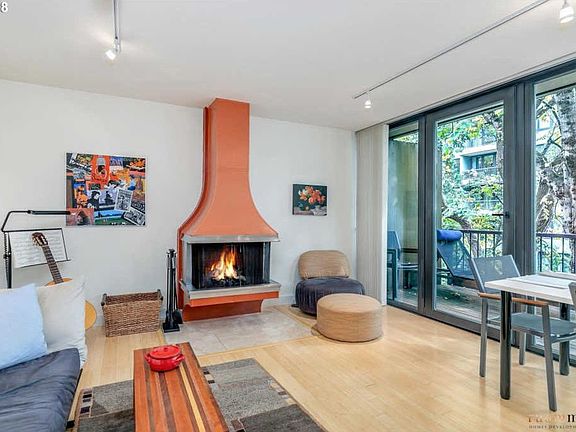 Living room WB fireplace