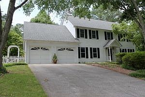 1st image of 4933 Willow Ln