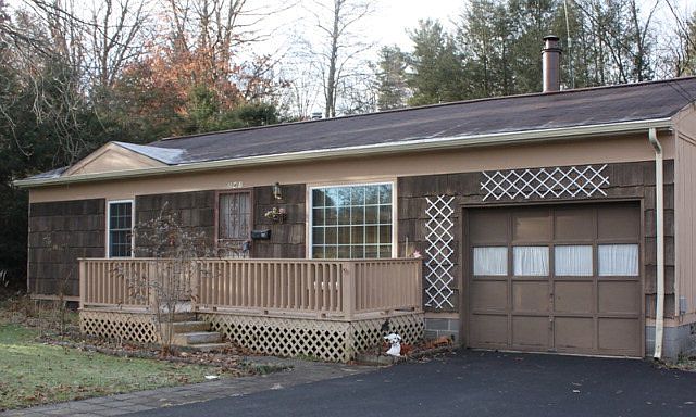1st image of 241 Canterbury Dr