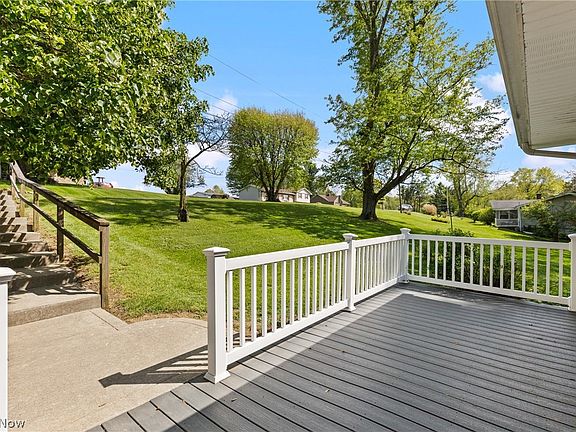 3rd image of 267 Kings Dr