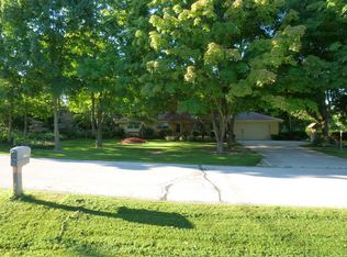 14435 Lindsay Dr, Brookfield, WI 53005