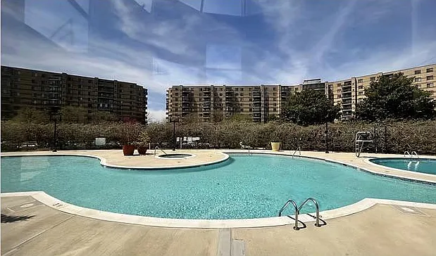 8360 Greensboro Dr #917 — Photo 38