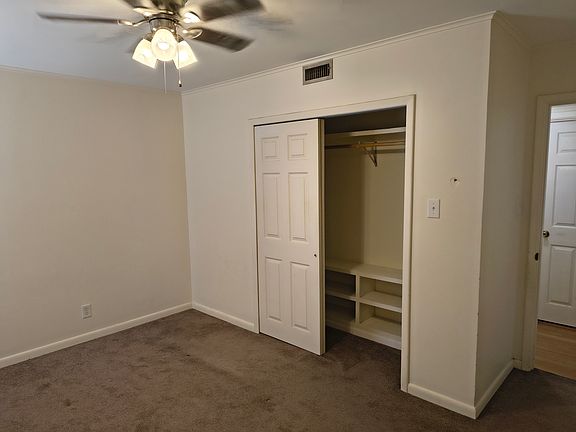 Bedroom #1 (13.5ft x 9ft)