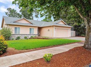 1303 Crestview Dr, Silverton, OR