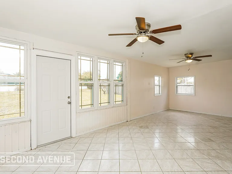613 Hamm St NW — Photo 3