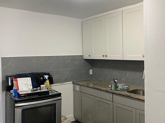 2nd image of 92 Ann St #1