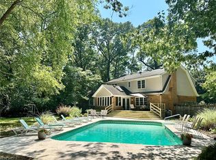 804 Coverdale Ln, Virginia Beach, VA 23452