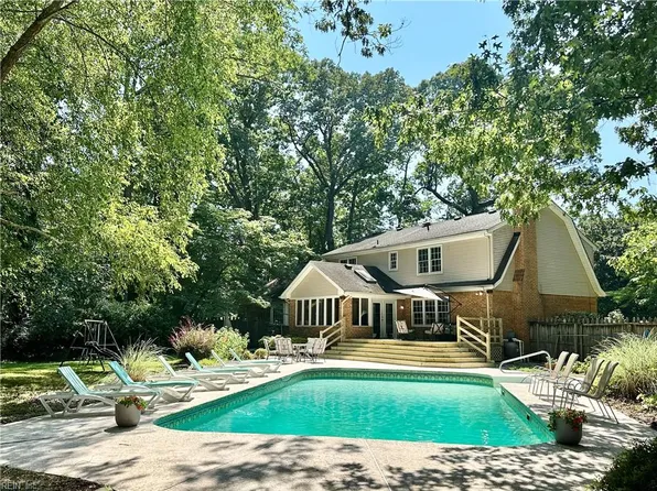 804 Coverdale Ln, Virginia Beach, VA 23452