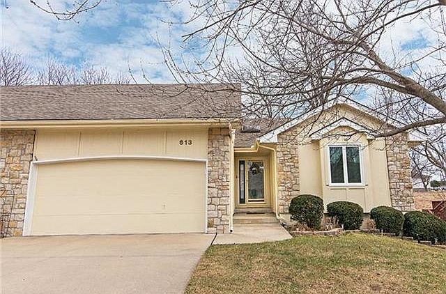 1st image of 613 NW Timberbrooke Dr