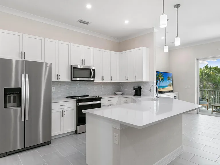 274 Indies Dr E #201 — Photo 5