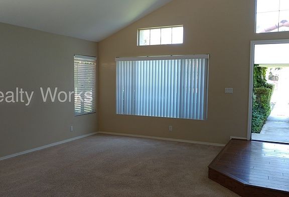 2nd image of 40517 Calle Katerine