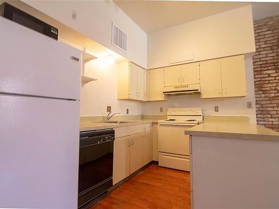 3rd image of 1014 Russell Blvd #1