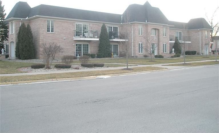 1st image of 2740 Georgetowne Dr APT D2