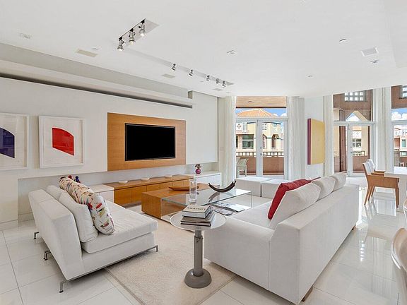 5th image of 300 SE 5th Avenue #8080
