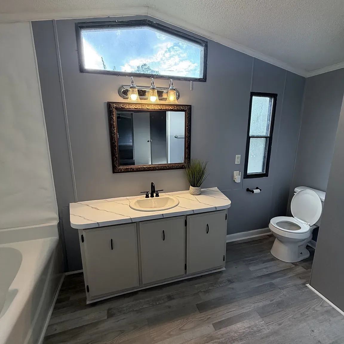 2 bed, 920 sqft, $1,250 — Photo 3