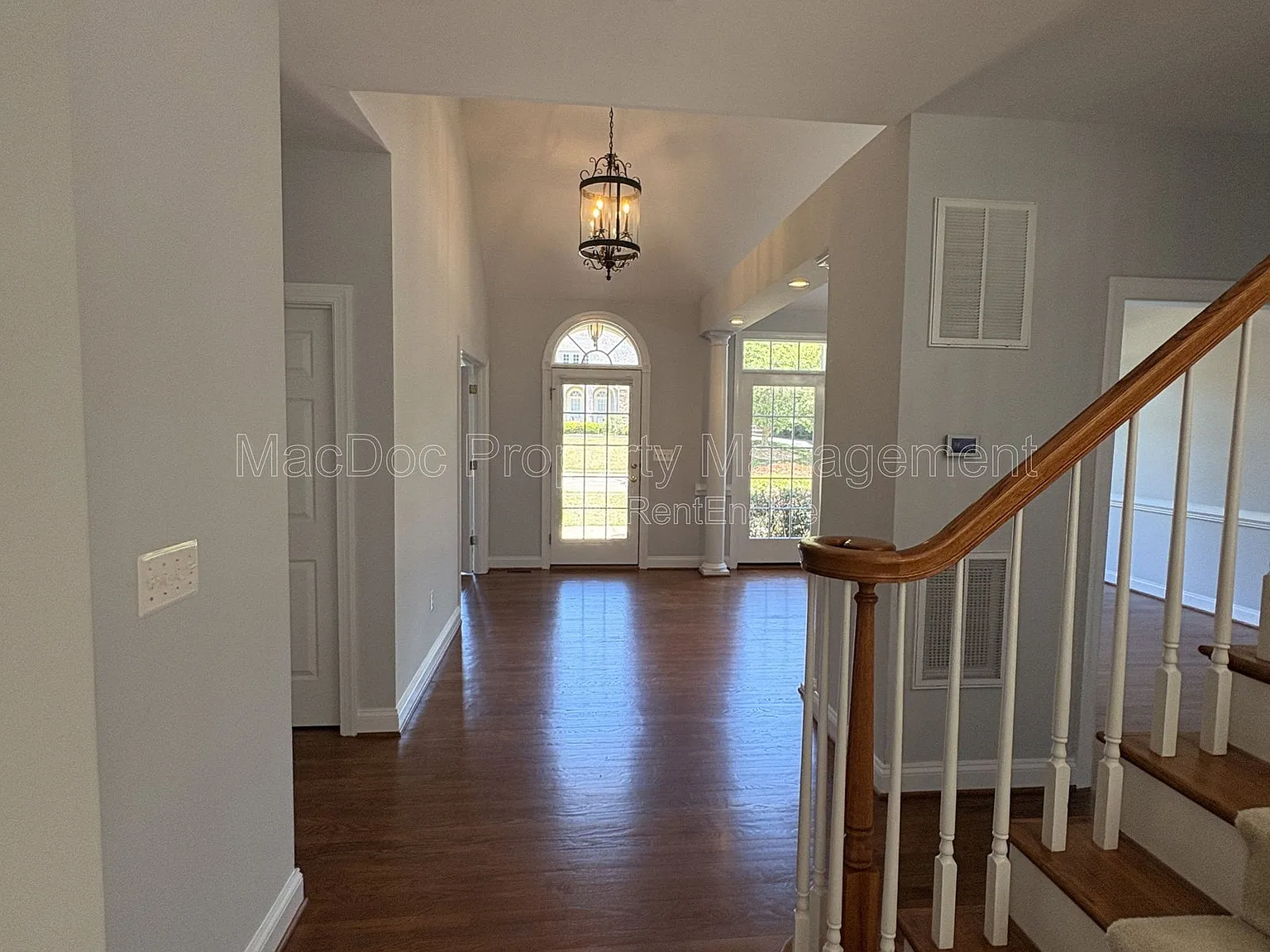 3 bed, 4.5 bath, 4345 sqft, $4,100 — Photo 4