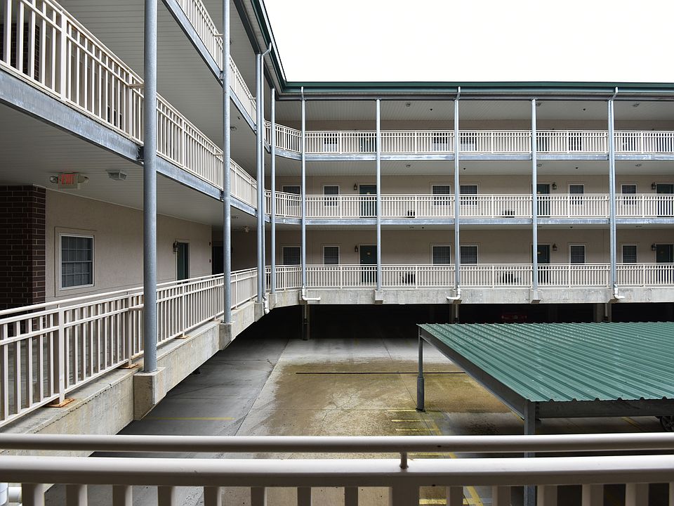 Building Photo 4