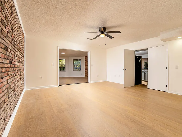 153 Grantham Way — Photo 14
