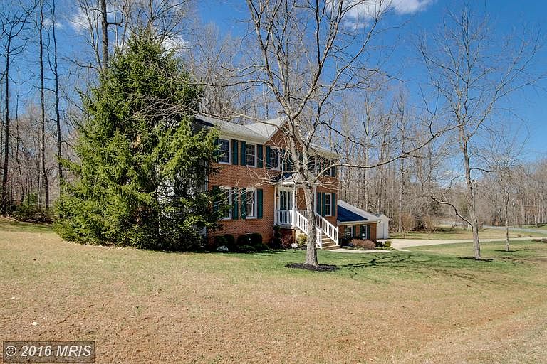 2nd image of 107 Wintergreen Ln