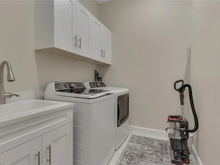 17302 Blue Sapphire Dr — Photo 32