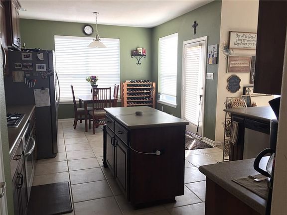 4th image of 706 Cross Meadow Blvd