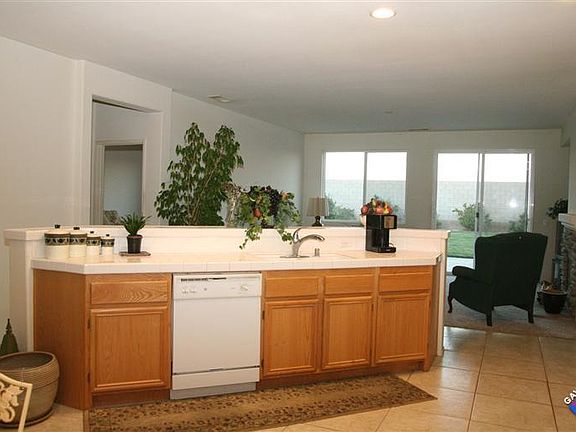 4th image of 3831 Grandview Dr
