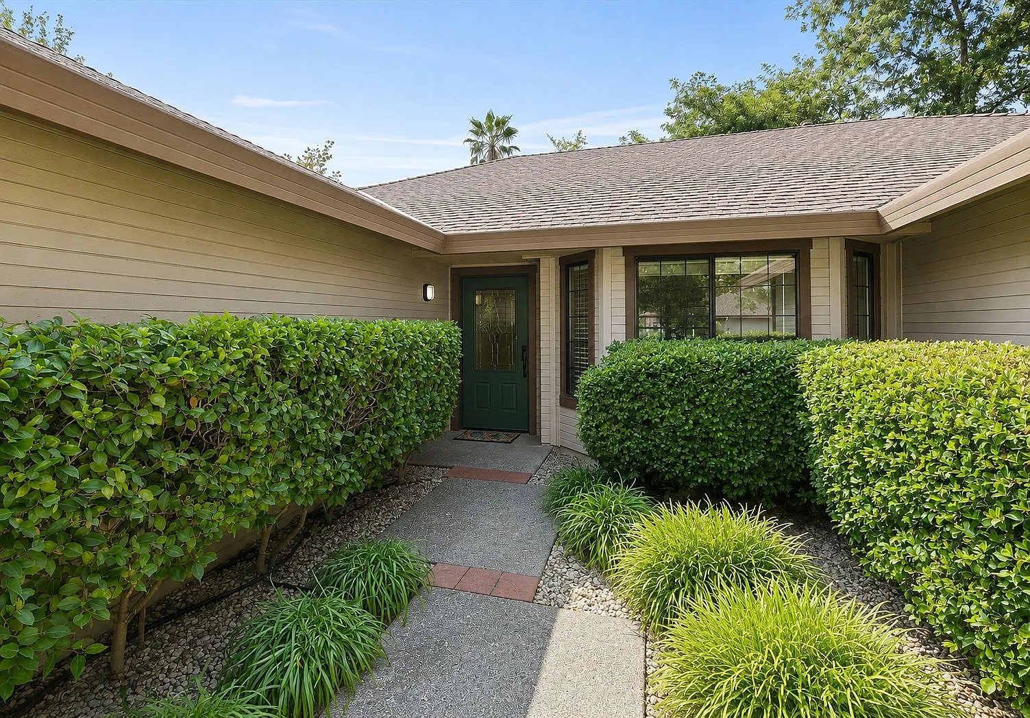 3401 Riverdale Way — Photo 2
