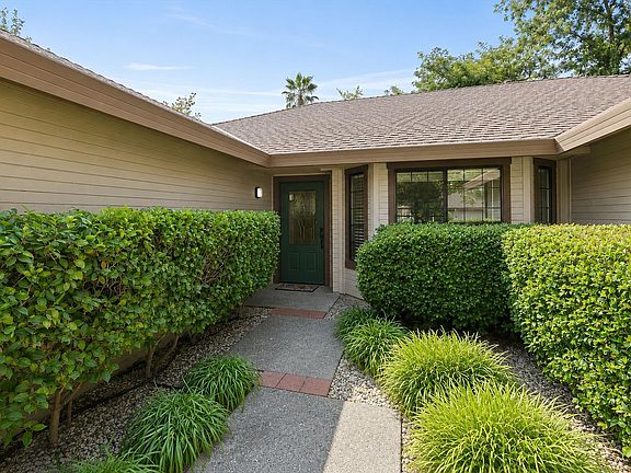 2nd image of 3401 Riverdale Way