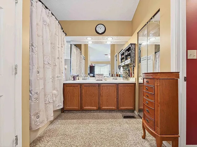 1894 E Bay Pointe Dr — Photo 3