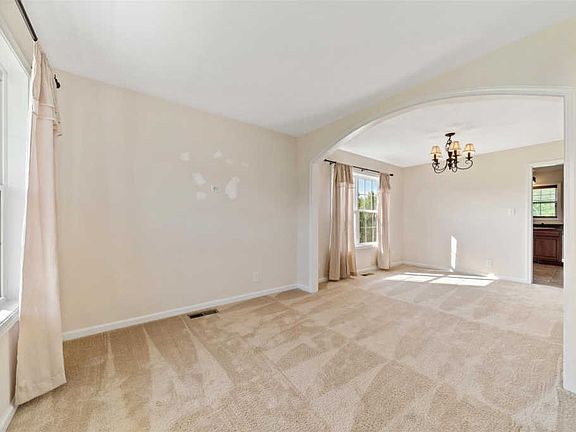 4th image of 1592 Apache Way