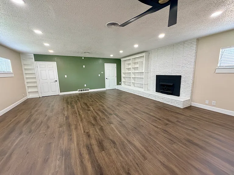 7 Terry Dr — Photo 4