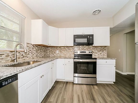 4th image of 4732 Clyde Dr