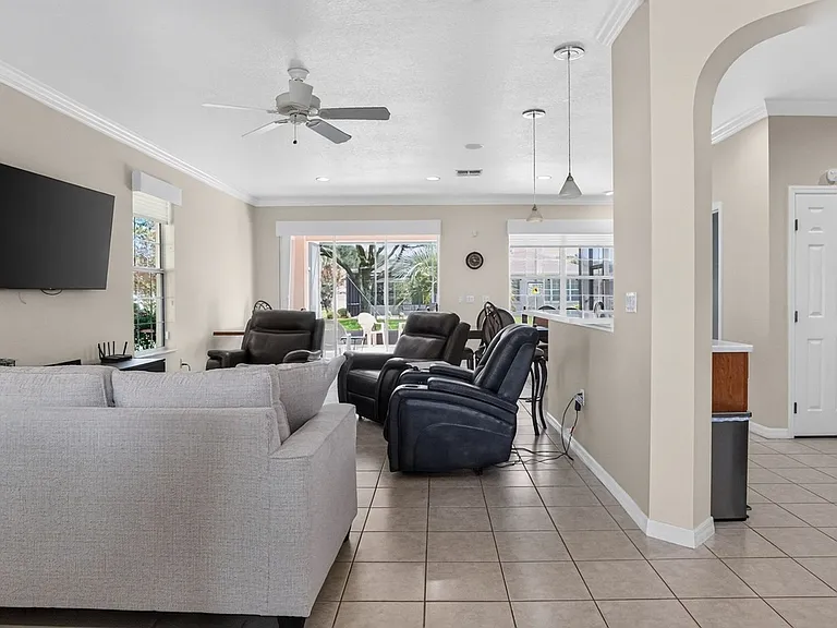 8525 SW 86th Ter — Photo 19