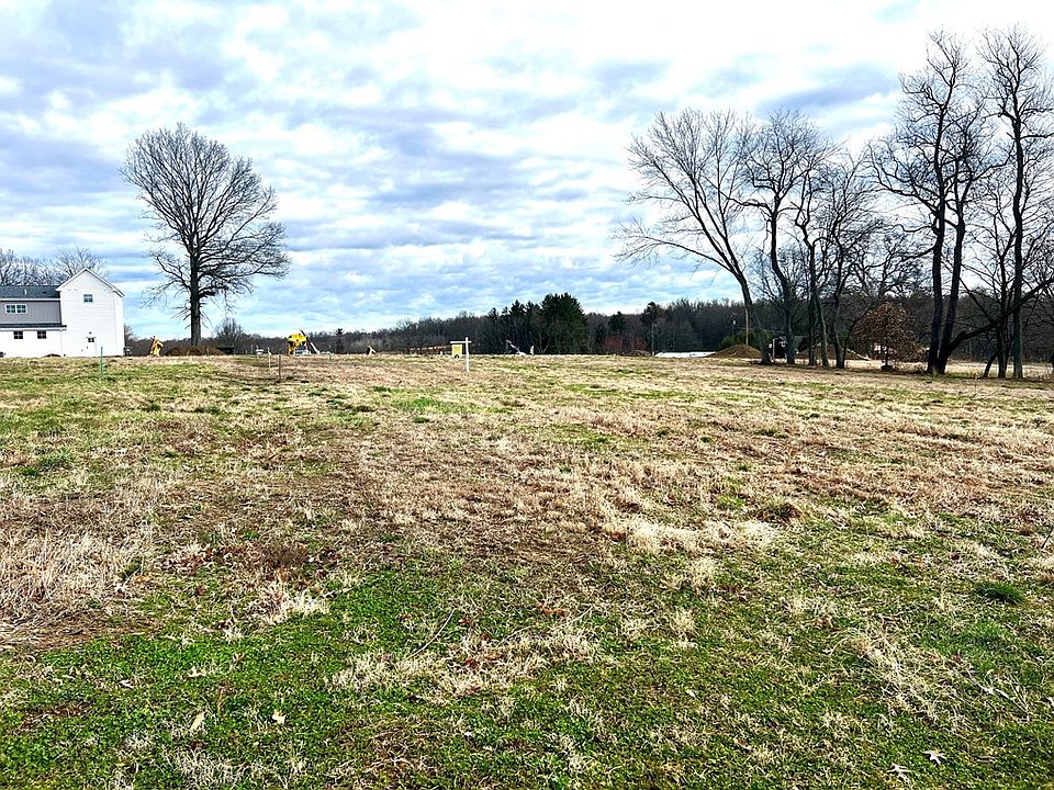 2nd image of 176 Constitution Ave
