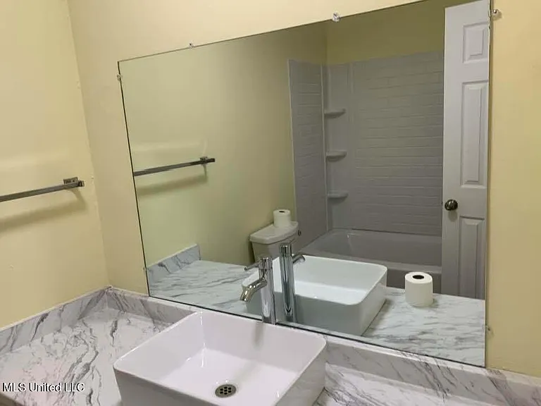 702 Persimmon Dr — Photo 11
