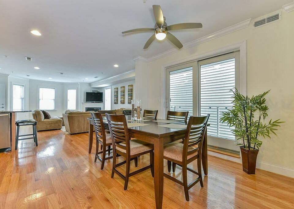 2nd image of 15 Ward St #4R
