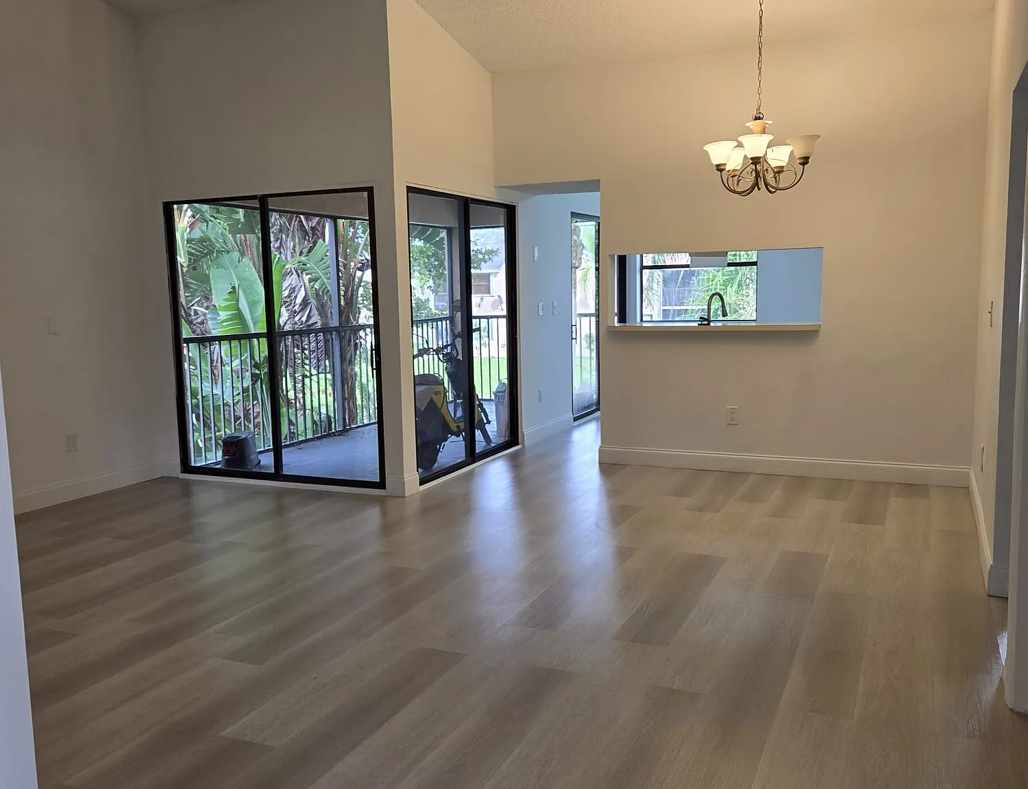 3 bed, 1100 sqft, $2,300 — Photo 1