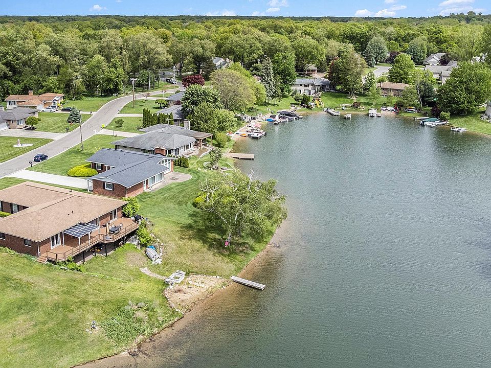 1st image of 687 Sunnybeach Dr