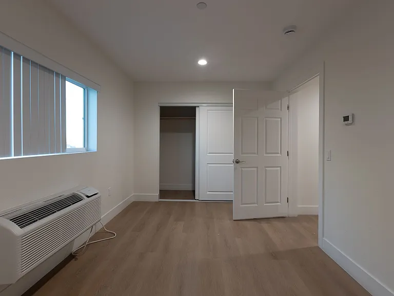 7311 S Broadway — Photo 7