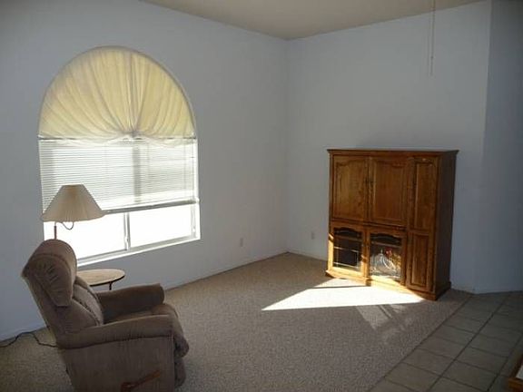 4th image of 13822 E 47th Dr