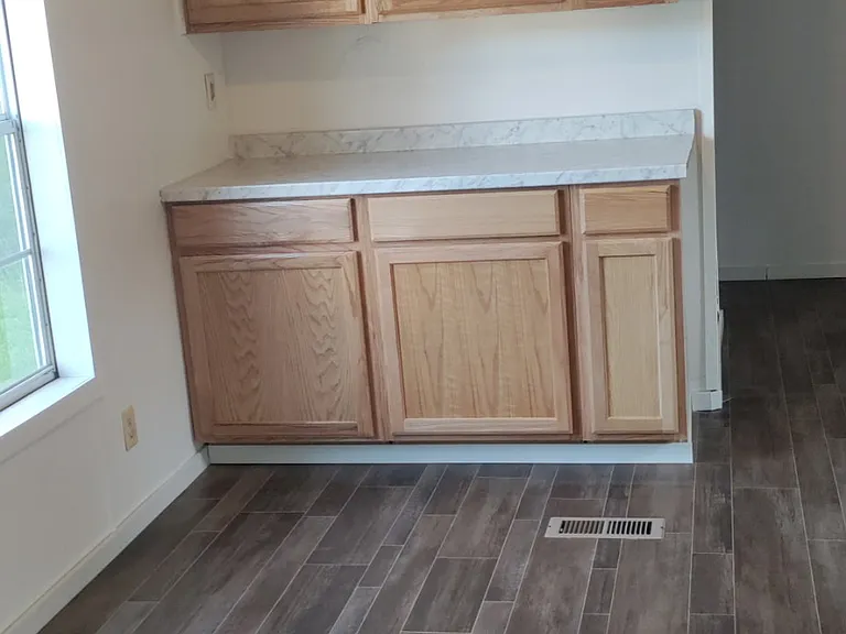 1261 Stoneybrook Dr — Photo 7