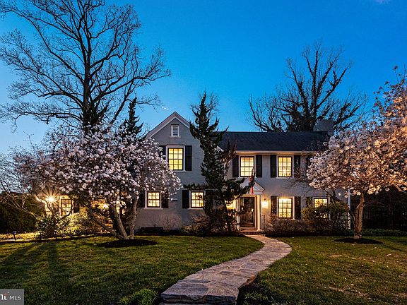 2nd image of 913 Twyckenham Rd