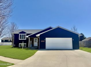 1852 6th St NE, Watertown, SD 57201