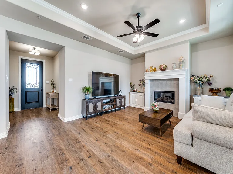 4300 Carrera Dr — Photo 3