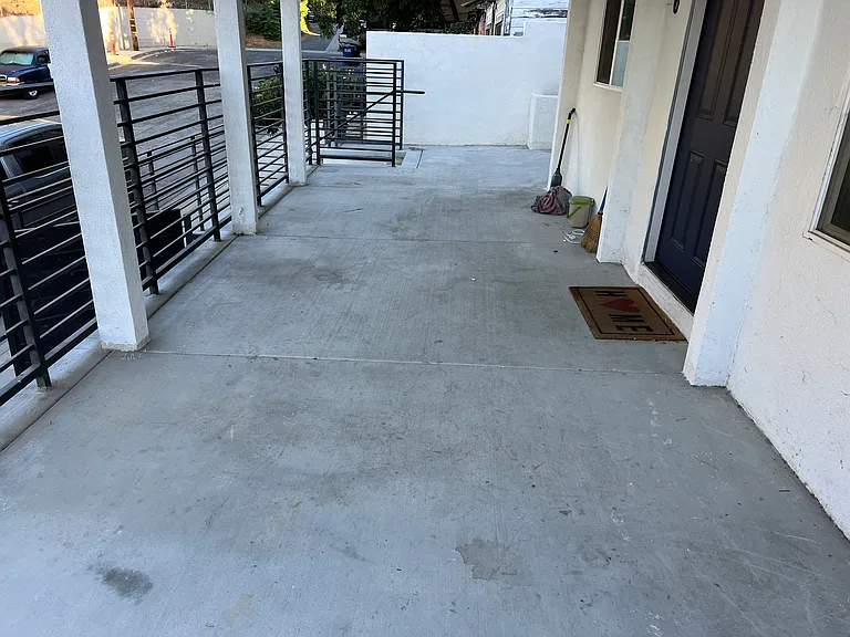 806-806 N Record Ave — Photo 11