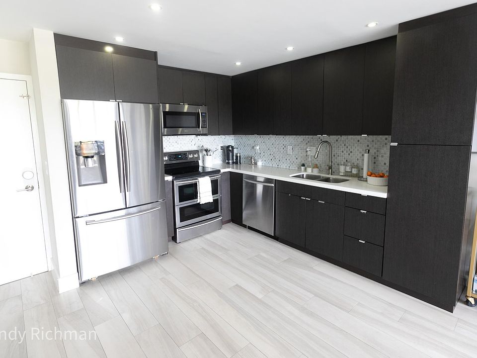 1st image of 600 NE 36th St APT 214